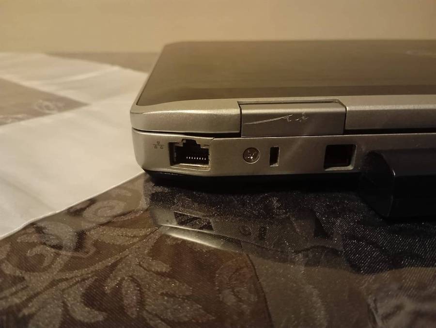 Dell LATITUDE. E6530 Laptop  4GB, i5 2.60Ghz, 320GB HDD, Includes Charger