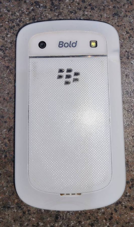 Blackberry Bold 9900 White