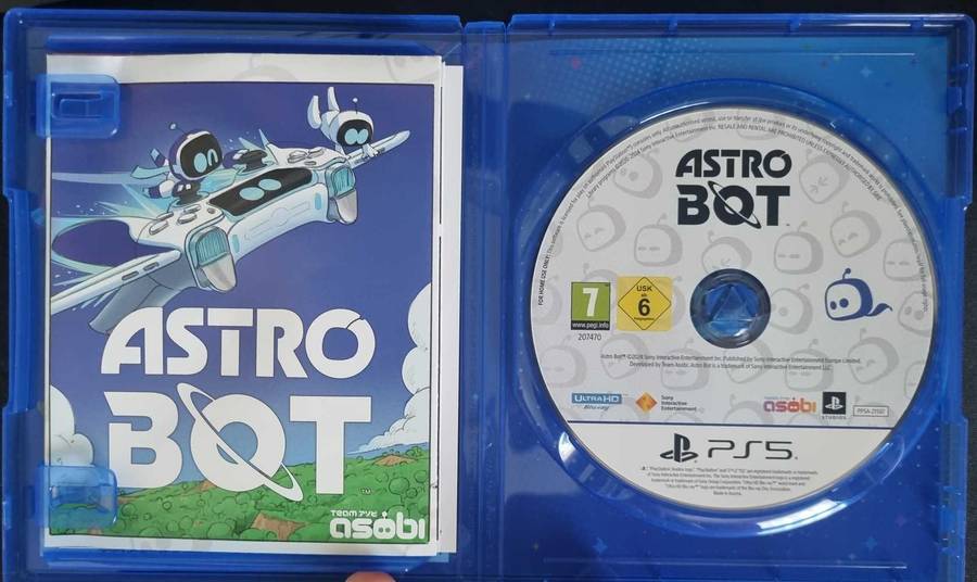 Astro Bot PS5 - Includes Poster