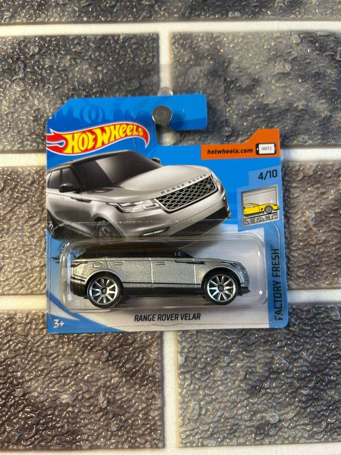 Hot Wheels Range Rover Velar 4/10