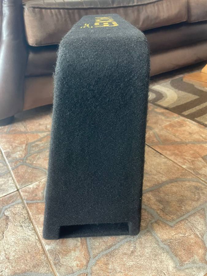 Kicker - CompC Series 10" Subwoofer Enclosure - 2 Ohm