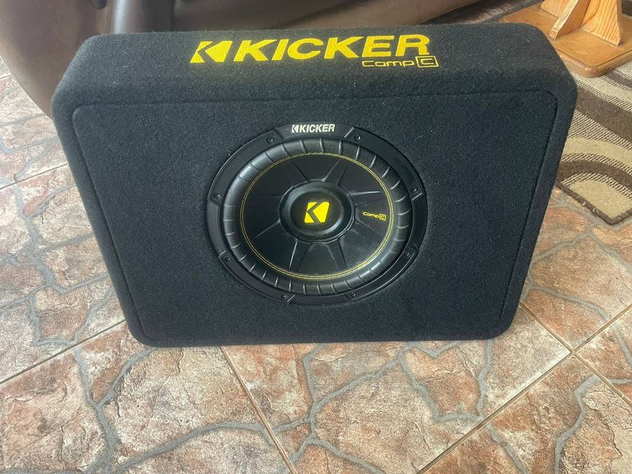 Kicker - CompC Series 10" Subwoofer Enclosure - 2 Ohm