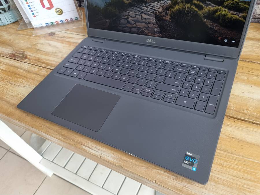 Dell Latitude 3510 Core i7 - 10510U/ 12GB DDR4 RAM/ 256GB NVMe SSD/ 15.6" FHD 1080/ Backlit LED Keys