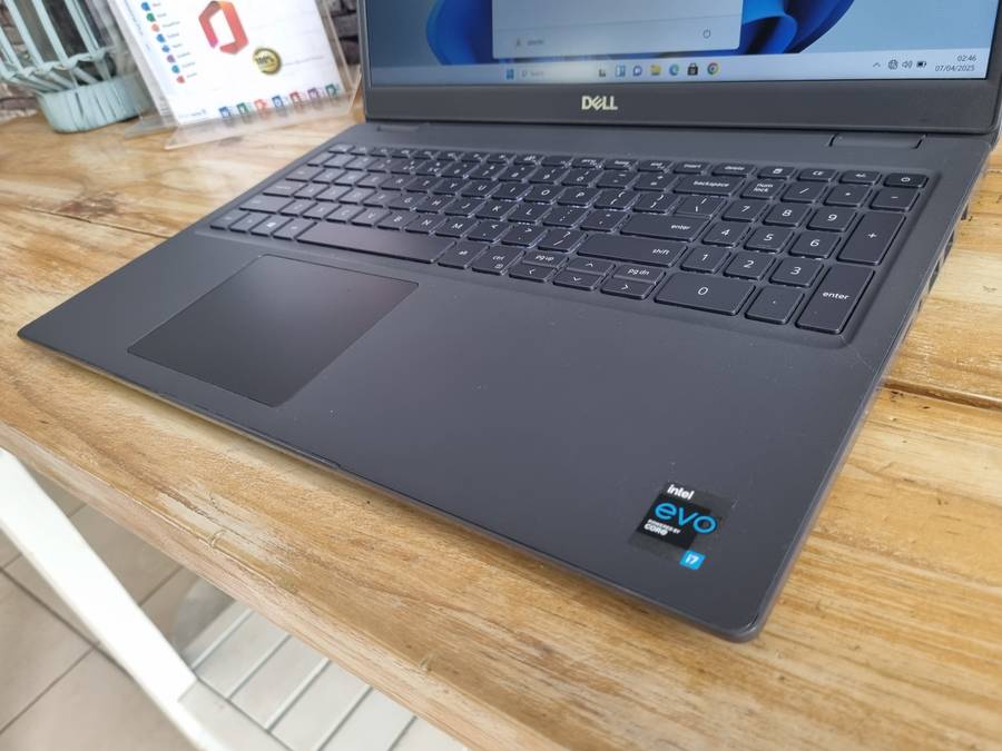 Dell Latitude 3510 Core i7 - 10510U/ 12GB DDR4 RAM/ 256GB NVMe SSD/ 15.6" FHD 1080/ Backlit LED Keys