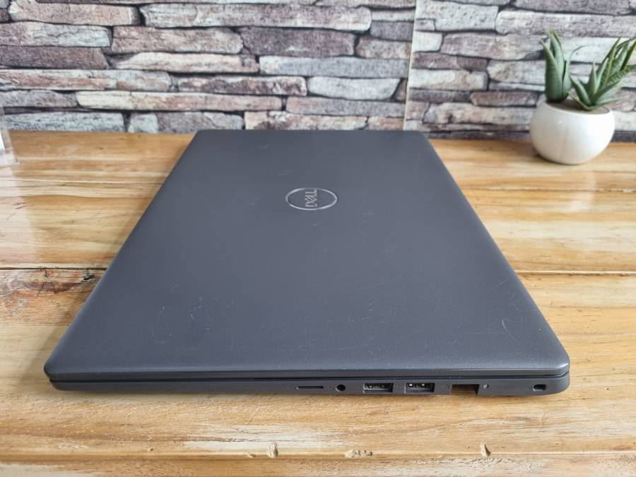 Dell Latitude 3510 Core i7 - 10510U/ 12GB DDR4 RAM/ 256GB NVMe SSD/ 15.6" FHD 1080/ Backlit LED Keys