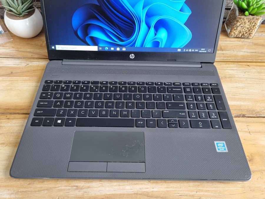 HP Notebook 250 G8 Pentium Silver N5030/ 4GB RAM/ 128GB NVMe SSD/ 15.6" 760p/ Intel UHD Graphics