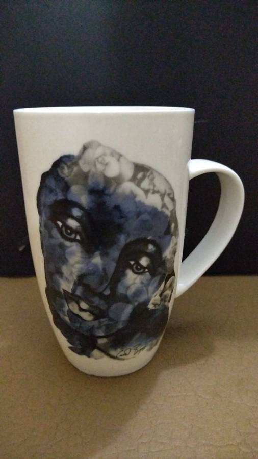 Carrol Boyes collectable 'Look back' mug 400ml