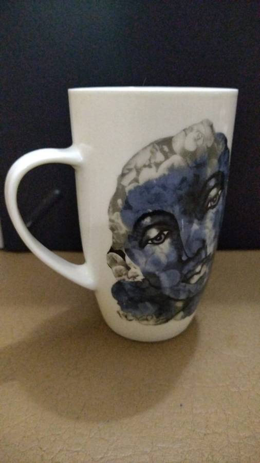 Carrol Boyes collectable 'Look back' mug 400ml