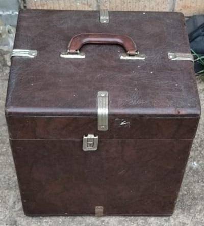 Leather look green Baize lined storage case with twin front fasteners and side fasteners(no keys)