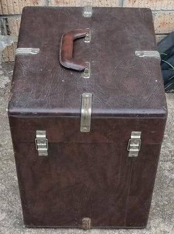 Leather look green Baize lined storage case with twin front fasteners and side fasteners(no keys)