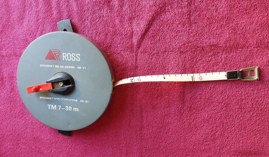 Vintage Spoornet Ross 30m Tape Measure