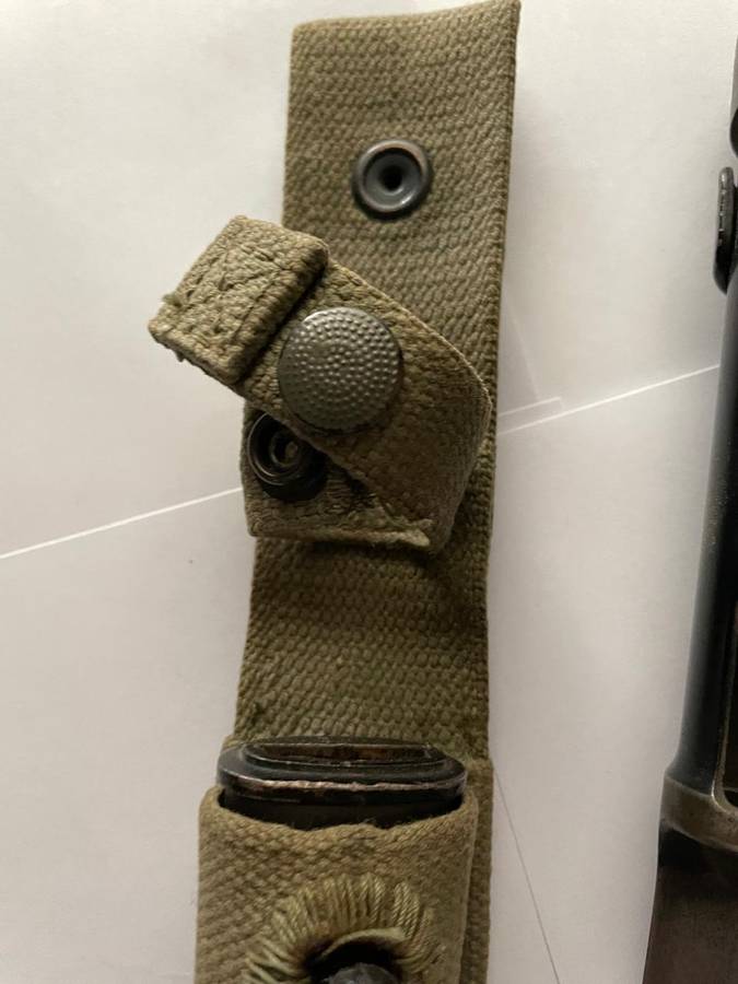 Bayonet R4 SANDF Era Bush war with webbing FOB - in really good condition