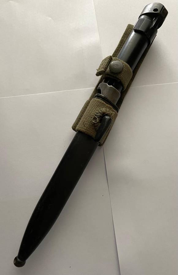 Bayonet R4 SANDF Era Bush war with webbing FOB - in really good condition