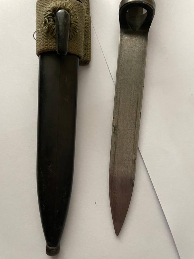 Bayonet R4 SANDF Era Bush war with webbing FOB - in really good condition