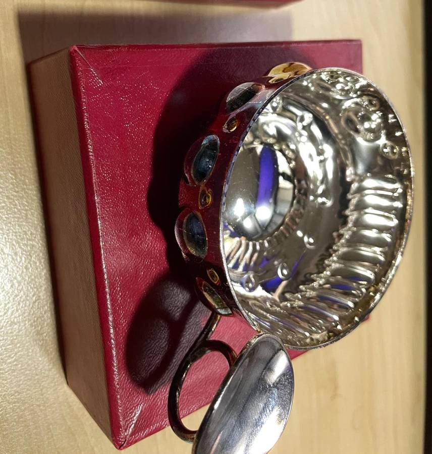 Wine Tasting Pewter cup - very trendy - in excellent condition