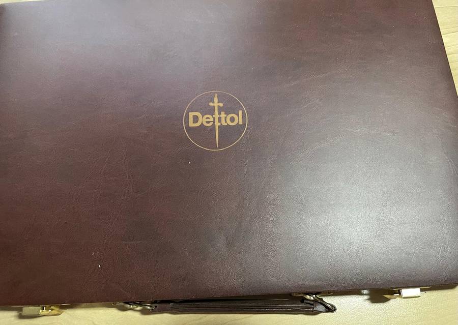 Backgammon set - Nice size - never been used - all pieces included - GREAT GAME