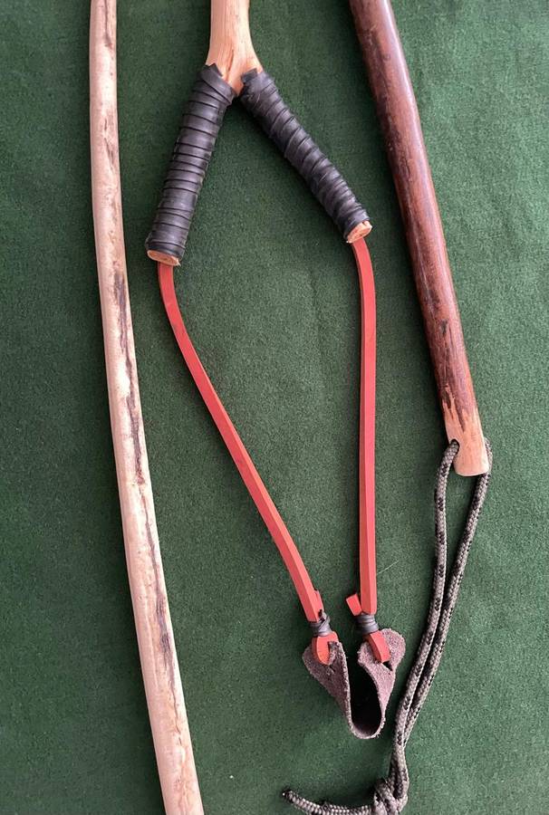 South African Set : Hippo Rawhide Sjambok / "Ketty & Knobkierrie" - in excellent condition