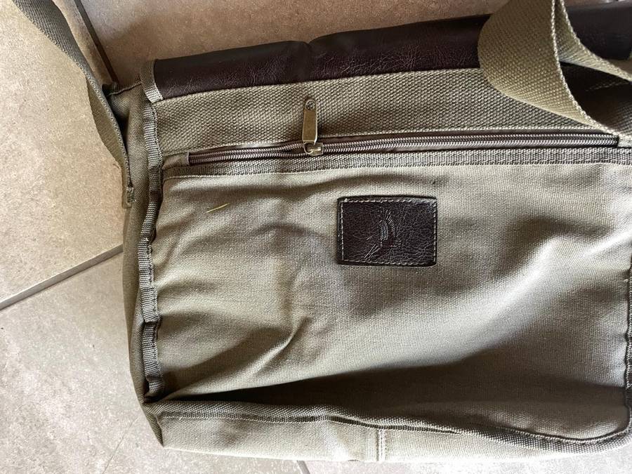 Shoulder Bag : Canvas looking bag Fish Eagle Brandy Bag - quite trendy - nice condition