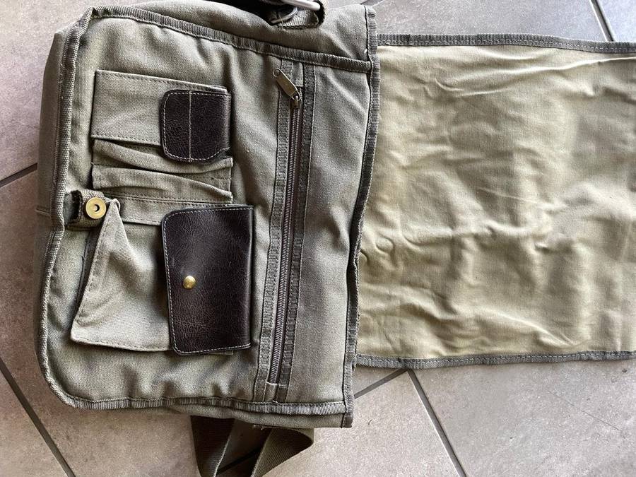 Shoulder Bag : Canvas looking bag Fish Eagle Brandy Bag - quite trendy - nice condition