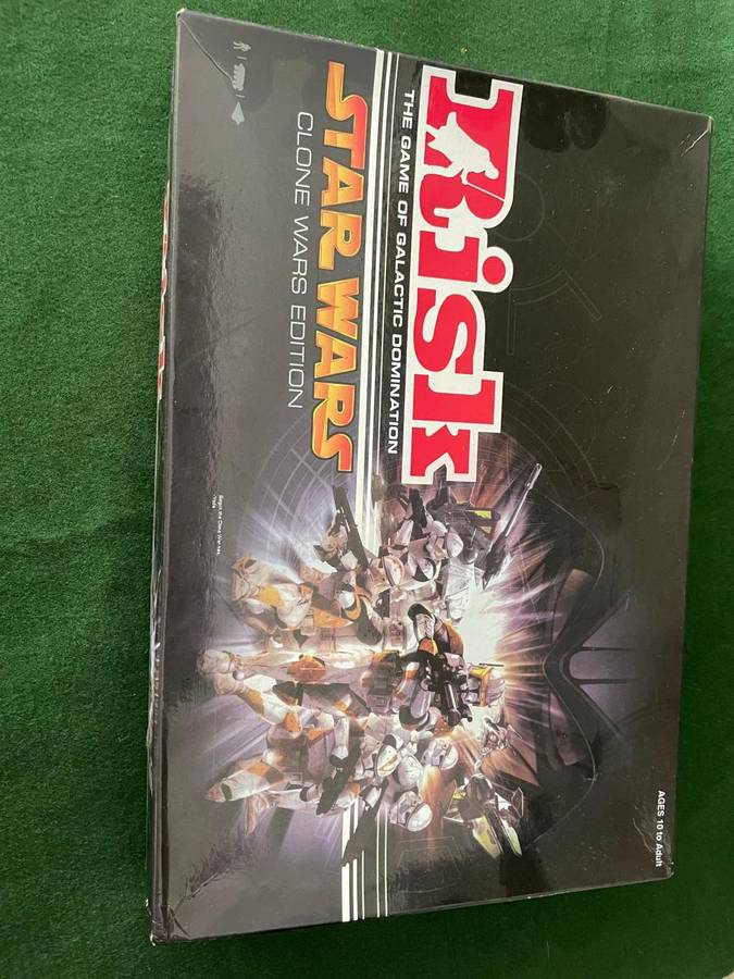 Star Wars : Risk Board Game : Attack of the Clones - all in one piece - nice condition