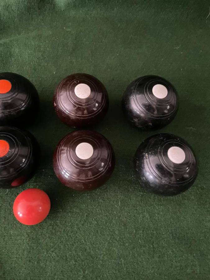 Carpet Bowls : Nice set of carpet bowls - no box - good condition - comes in bag