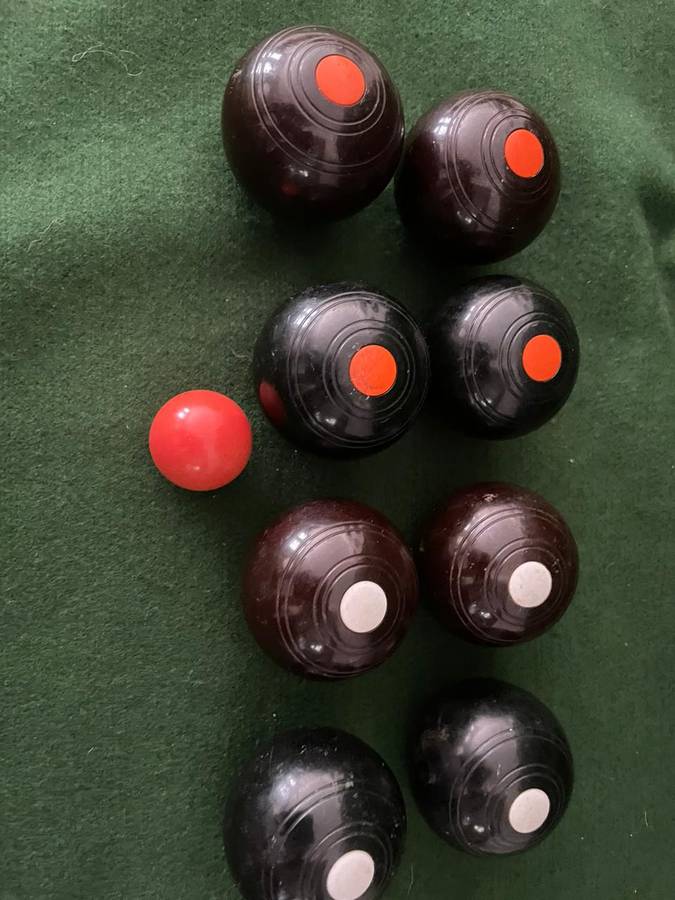 Carpet Bowls : Nice set of carpet bowls - no box - good condition - comes in bag