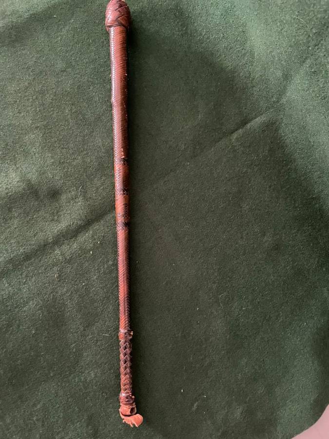 Vintage leather horse riding crop - nice condition