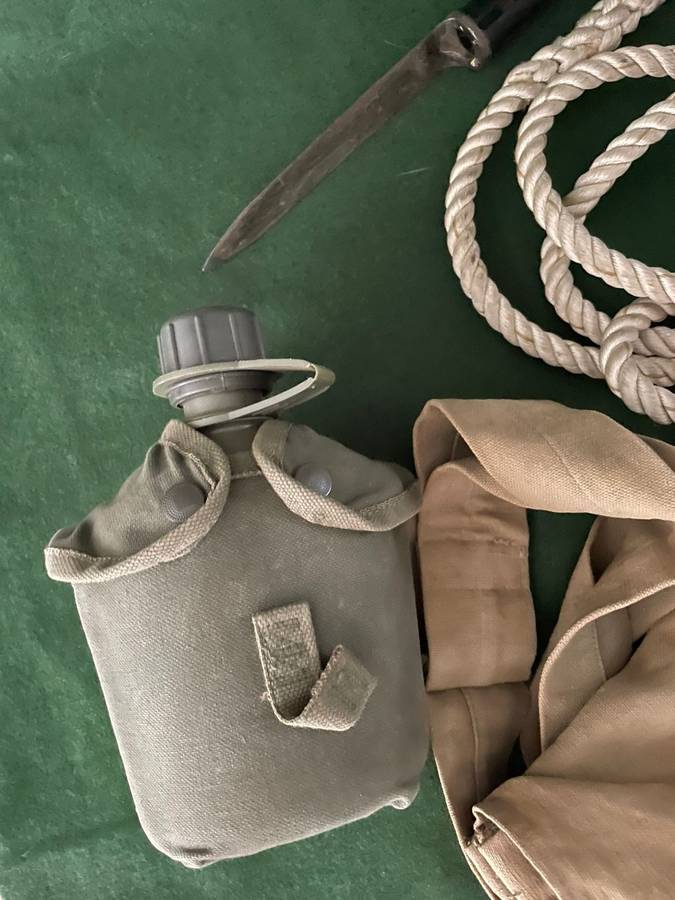 SADF Infantry : Job lot of items : bayonet / Water bottle / Toggle Rope and shoulder bag