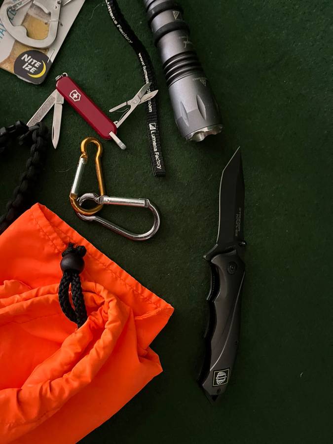 Outdoor Survival kit : take a look : Torches / firelighters / knife / other - great items