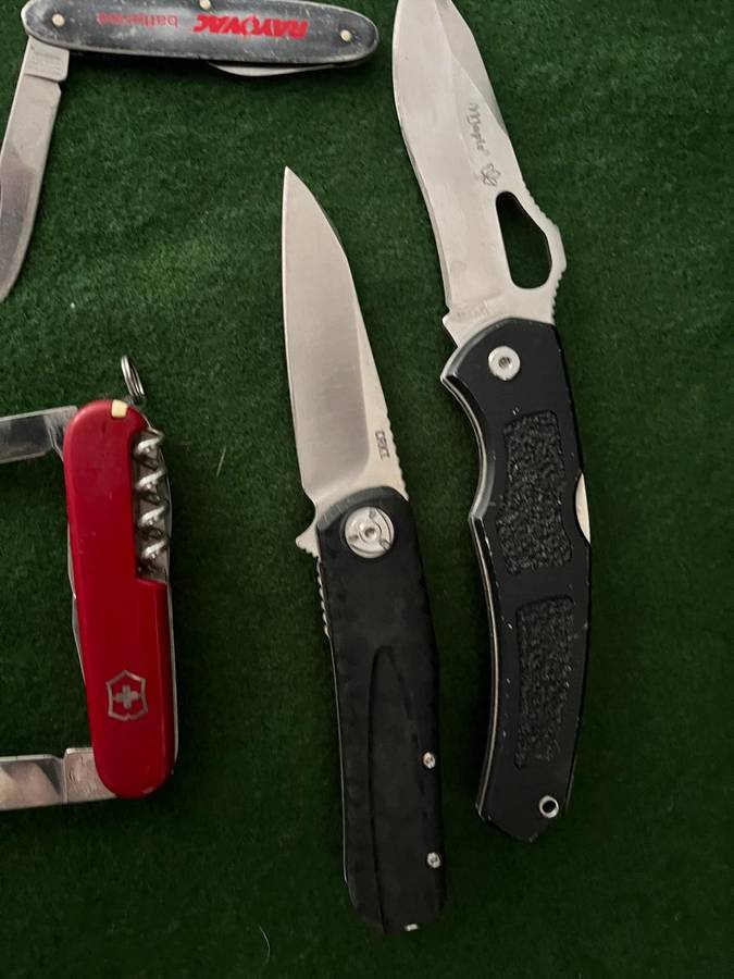 Knife Job lot of 5  : CRKT / Swiss Army and others - take a look