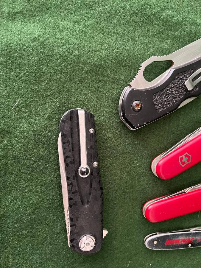Knife Job lot of 5  : CRKT / Swiss Army and others - take a look