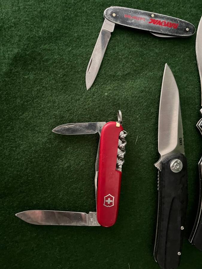 Knife Job lot of 5  : CRKT / Swiss Army and others - take a look