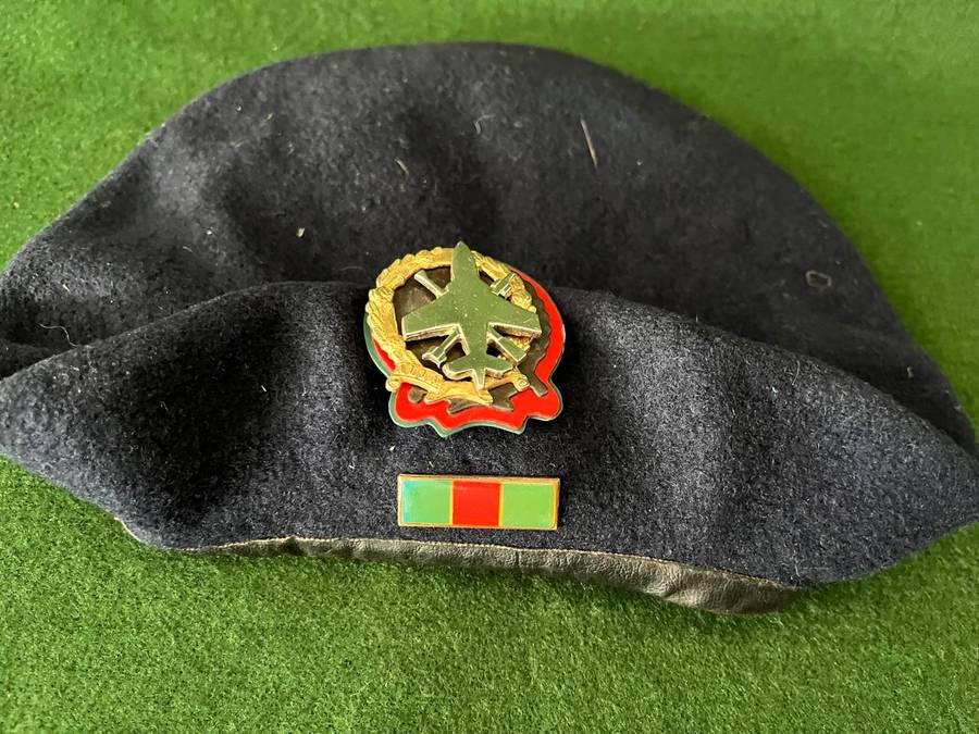 SADF : Ant Aircraft beret with Balkie - definitely 80's era - in great condition