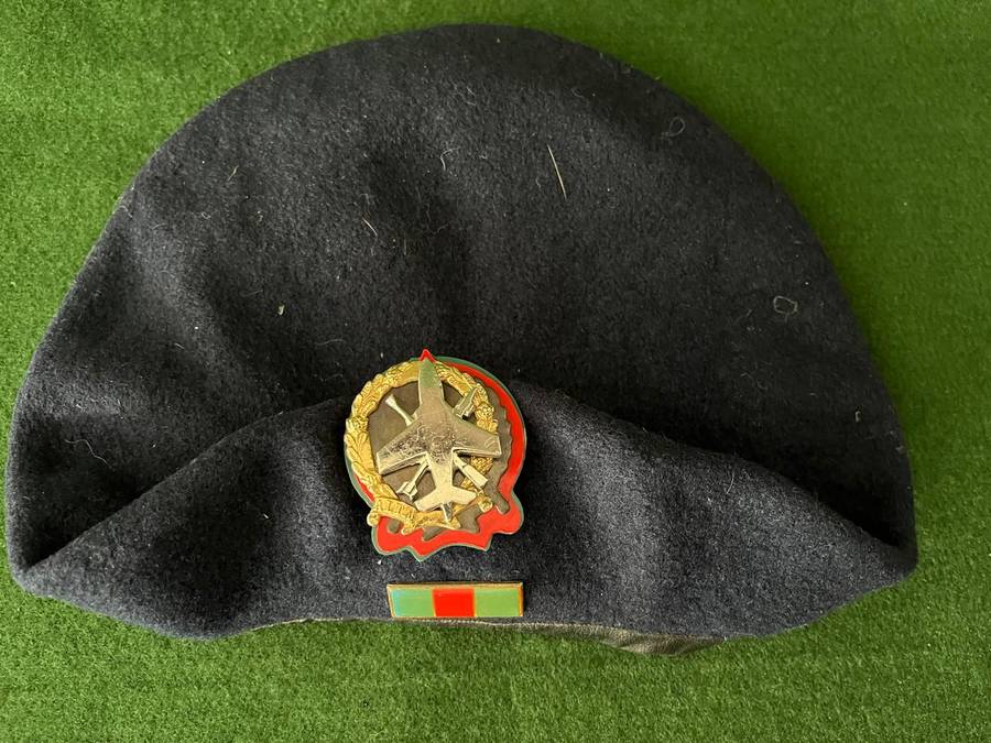 SADF : Ant Aircraft beret with Balkie - definitely 80's era - in great condition