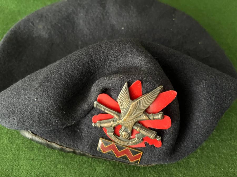 SADF : Artillery Beret - definitely 80"s era - great condition - with beret balkie