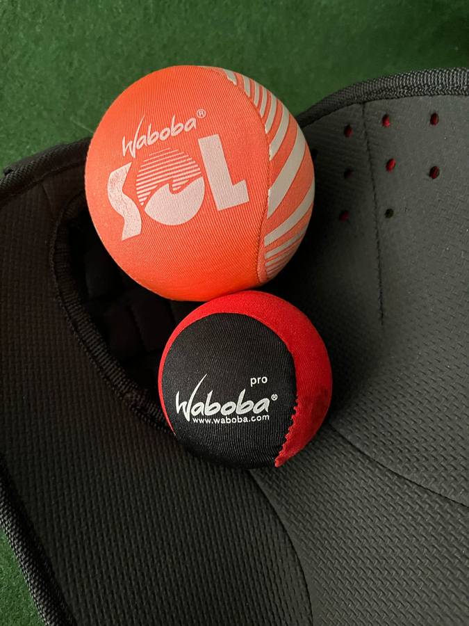 Water game Balls : Waboba balls plus glove : two balls - excellent sports items