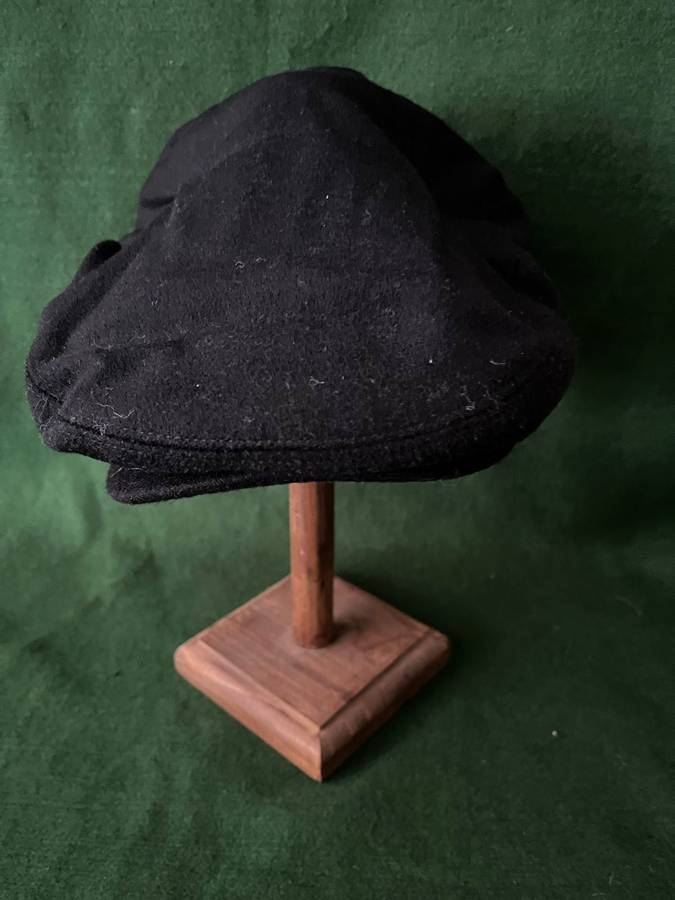 Trendy Cap /  Hat : Irish Flat Cap : Black - Irish imported - XXL - never been worn