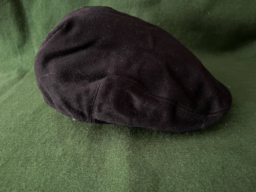 Trendy Cap /  Hat : Irish Flat Cap : Black - Irish imported - XXL - never been worn