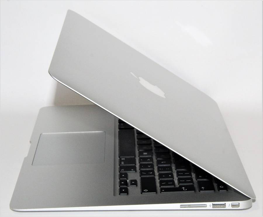 MACBOOK AIR 13 ,CORE I5-5350U,1.80GHz,8GB RAM ,128GB SSD, MICROSOFT OFFICE ,FINAL CUT PRO ,ADOBE CS5