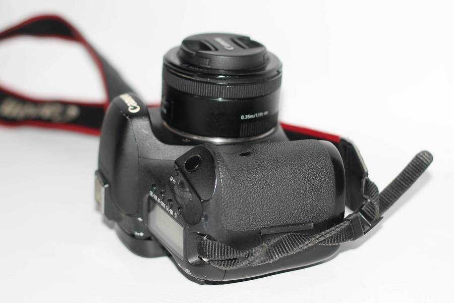 Canon 7D 18MP PROFESSIONAL Digital SLR Camera , With Canon EF 50mm f/1.8 STM Lens