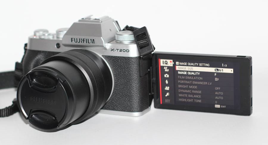 Fujifilm X-T200 Mirrorless Digital Camera with 15-45mm Lens