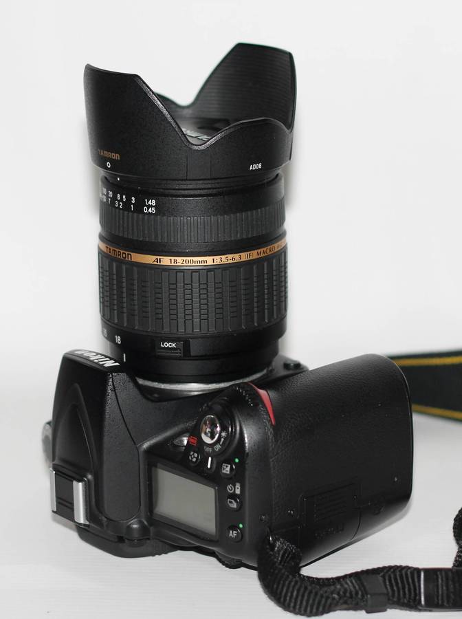 Nikon D90 with Tamron AF 18-200mm f / 3.5-6.3 (IF) Aspherical LD XR DiII Macro, 5550 Shutter Count