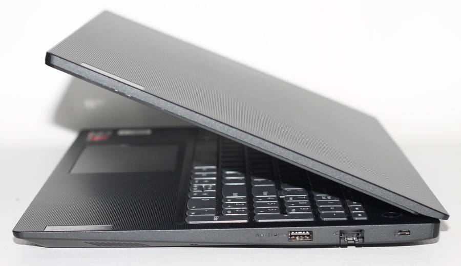 Lenovo V15 G4 AMD Ryzen 3 7320U 2.40GHz, 8GB Ram , 256GB SSD ,15.6" Full HD (1920x1080) Windows 11