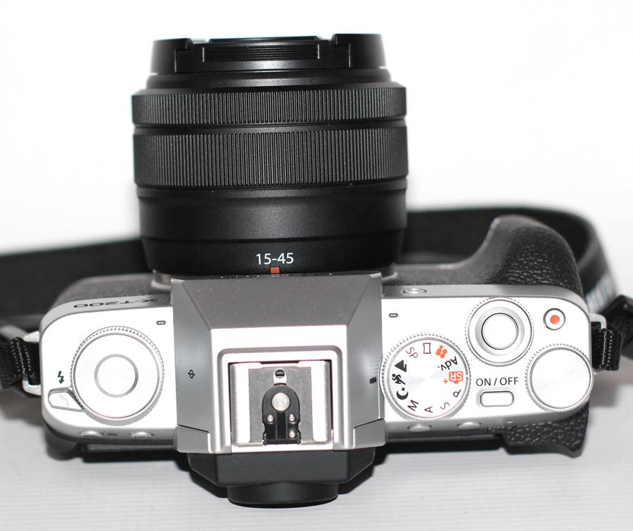 Fujifilm X-T200 Mirrorless Digital Camera with 15-45mm Lens