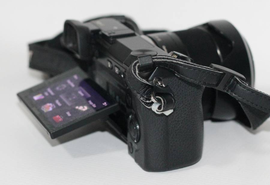 Sony NEX-7 24.3 MP Mirrorless Digital Camera with 18-55mm Lens