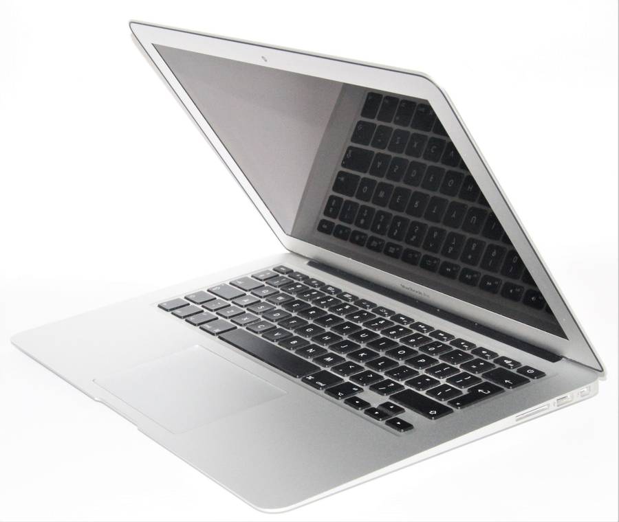 MACBOOK AIR 13 ,CORE I5-5350U,1.80GHz,8GB RAM ,128GB SSD, MICROSOFT OFFICE ,FINAL CUT PRO ,ADOBE CS5