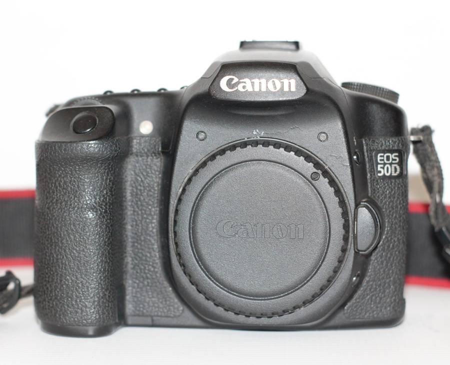 Canon EOS 50D 15MP DSLR ( BODY)