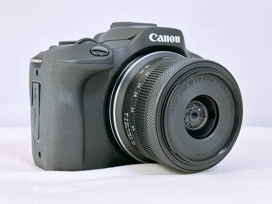 Canon EOS R100 Mirrorless Camera with RF-S 18-45mm Lens