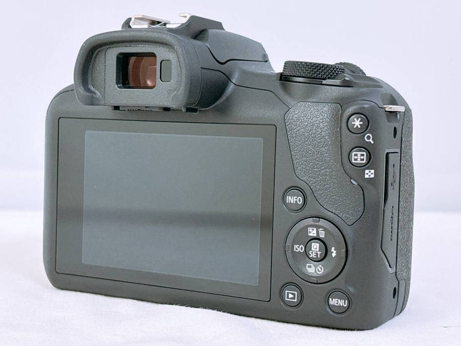 Canon EOS R100 Mirrorless Camera with RF-S 18-45mm Lens