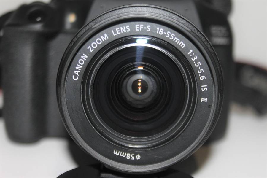 Canon 2000D 24MP DSLR with 18-55mm f/3.5-5.6 III With Shoulder  BAG AND 16GB SD CARD